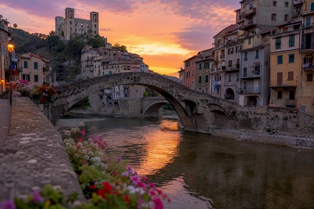 Dolceacqua cosa vedere: guida al borgo tra ponte e castello