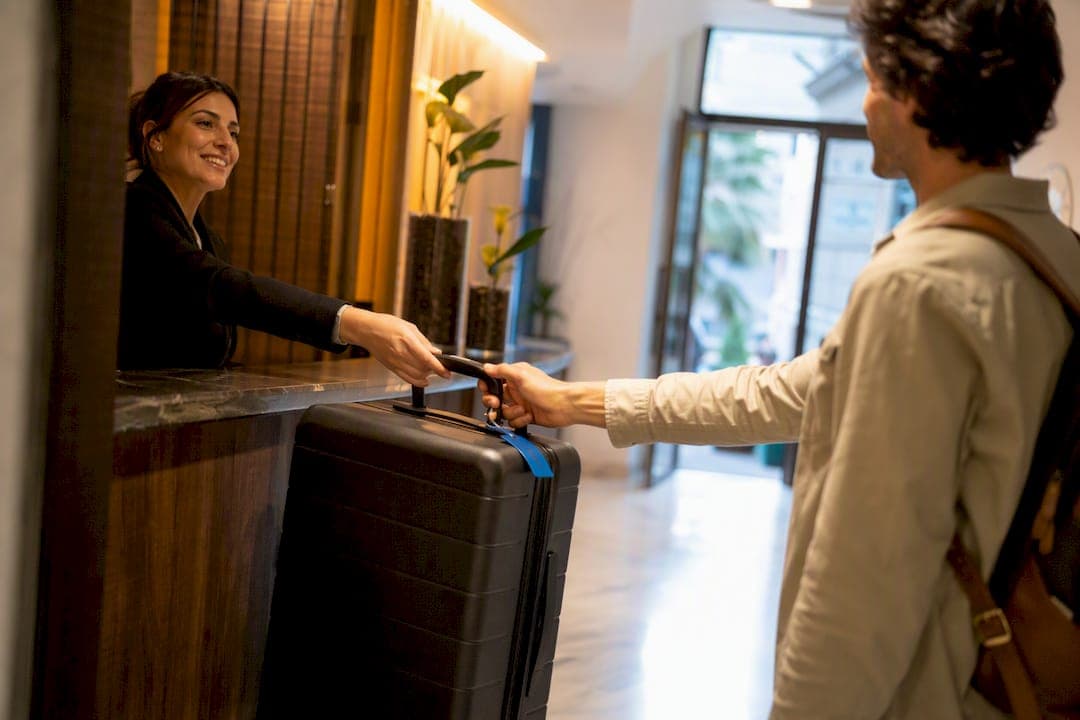 3 opzioni sicure per i bagagli a Sanremo: stazione, Ariston o hotel