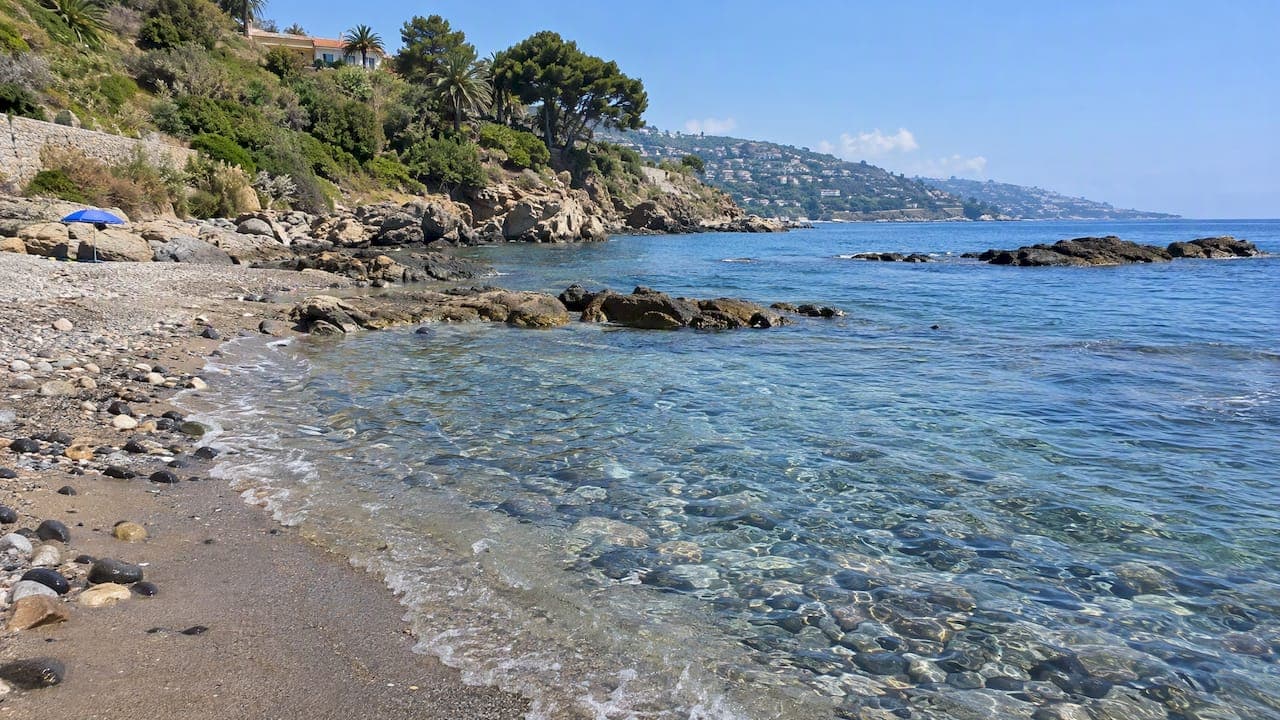 Calette a Sanremo: spiagge nascoste, sabbia e angoli tranquilli